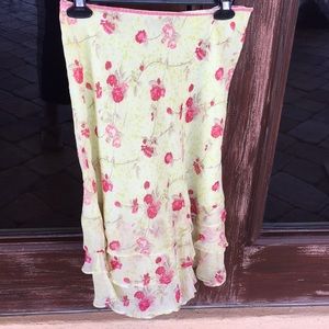 ANN Taylor Beautiful small flower silk skirt with frill